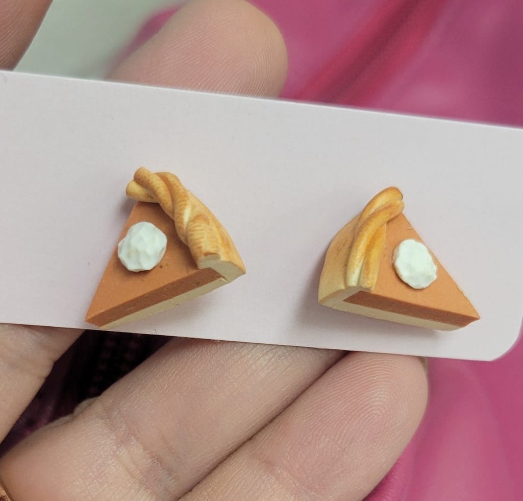 3D Pumpkin Pie Slice Studs