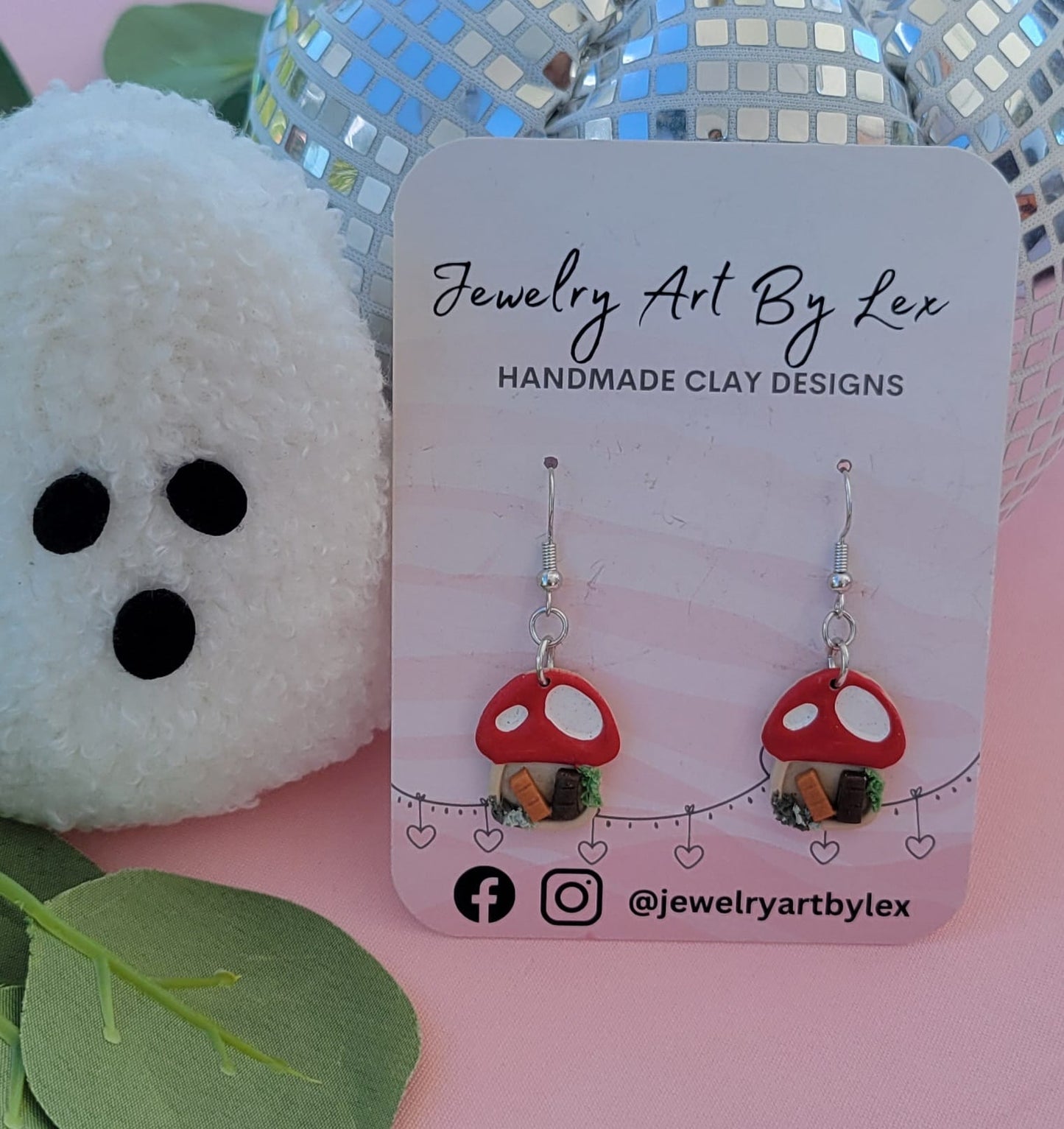 Mushie Bookshelf Dangles