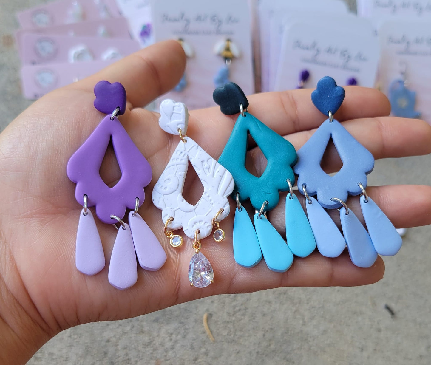 Leading Lady Dangles in Daphne